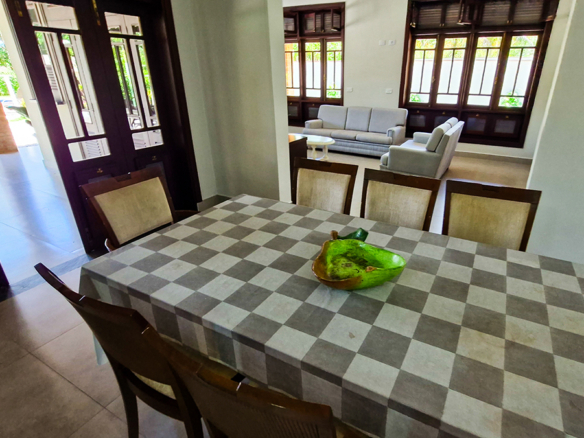 Casa à Venda em Ubatuba no Condomínio Recanto da Lagoinha com 5 quartos e 335m²