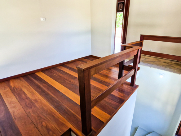 Casa à Venda em Ubatuba no Condomínio Recanto da Lagoinha com 5 quartos e 335m²