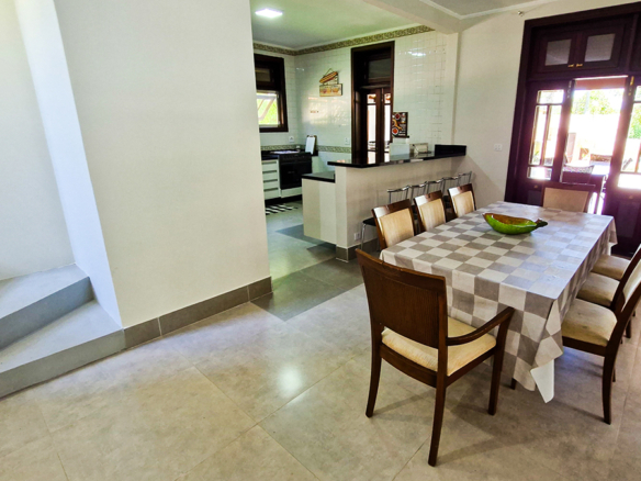 Casa à Venda em Ubatuba no Condomínio Recanto da Lagoinha com 5 quartos e 335m²