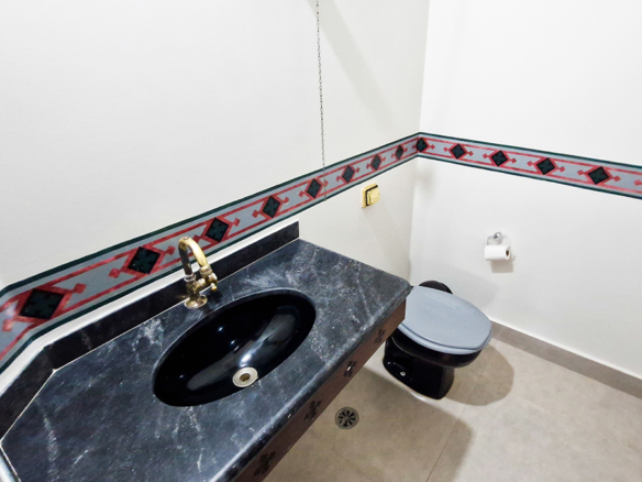 Casa à Venda em Ubatuba no Condomínio Recanto da Lagoinha com 5 quartos e 335m²
