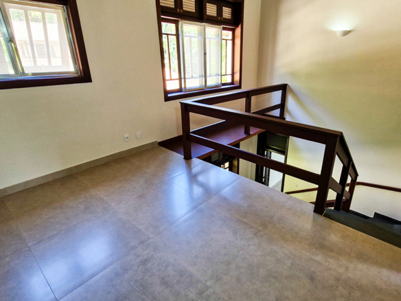 Casa à Venda em Ubatuba no Condomínio Recanto da Lagoinha com 5 quartos e 335m²