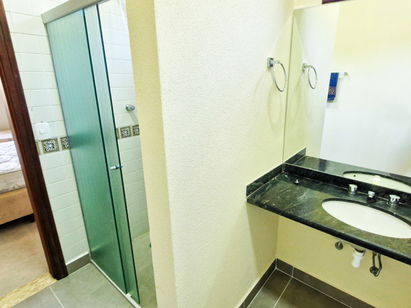 Casa à Venda em Ubatuba no Condomínio Recanto da Lagoinha com 5 quartos e 335m²