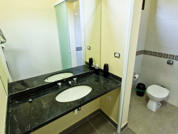 Casa à Venda em Ubatuba no Condomínio Recanto da Lagoinha com 5 quartos e 335m²
