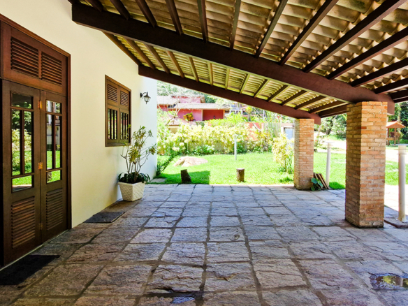 Casa à Venda em Ubatuba no Condomínio Recanto da Lagoinha com 5 quartos e 335m²