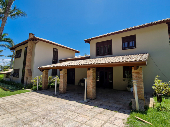 Casa à Venda em Ubatuba no Condomínio Recanto da Lagoinha com 5 quartos e 335m²