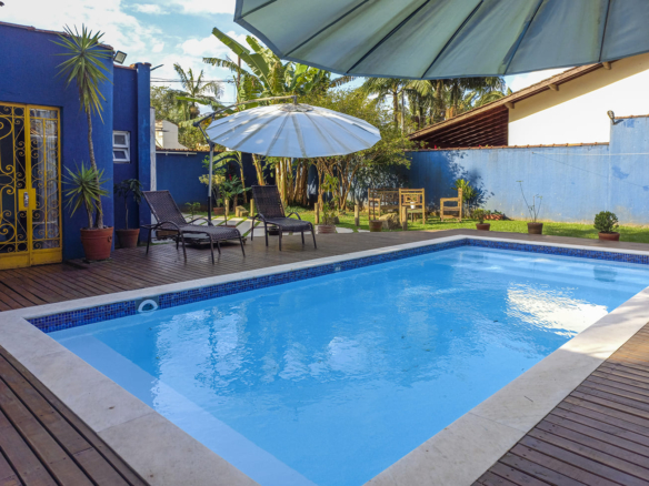 Casa para Venda e locação com 6 quartos na Praia da Tabatinga