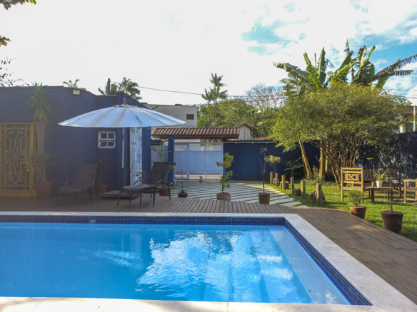 Casa para Venda e locação com 6 quartos na Praia da Tabatinga