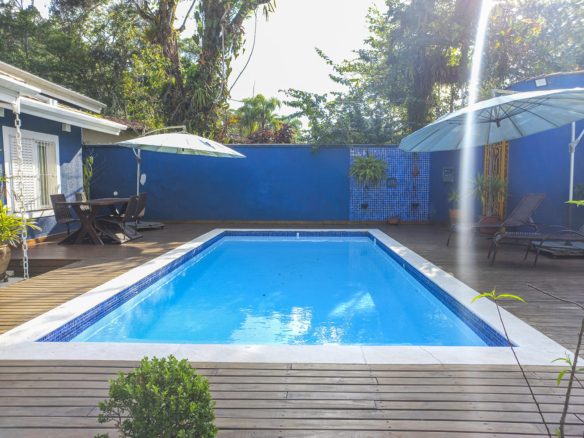 Casa para Venda e locação com 6 quartos na Praia da Tabatinga