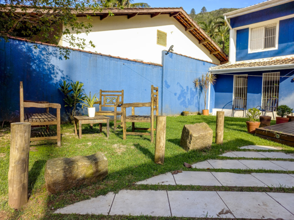 Casa para Venda e locação com 6 quartos na Praia da Tabatinga