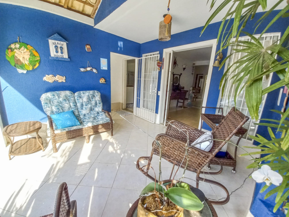 Casa para Venda e locação com 6 quartos na Praia da Tabatinga