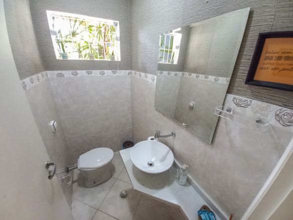 Casa para Venda e locação com 6 quartos na Praia da Tabatinga