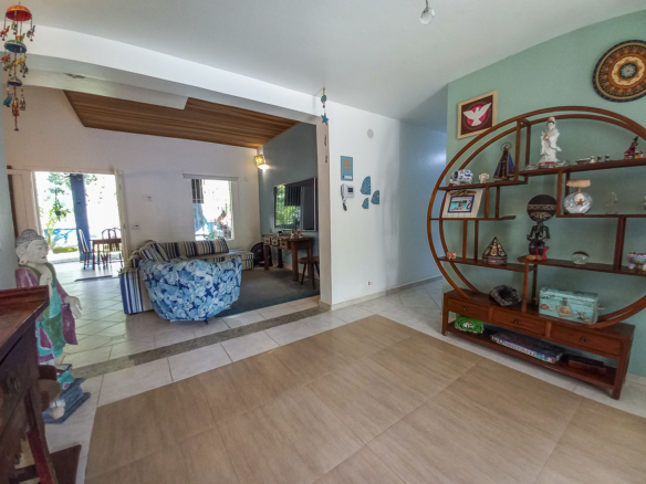 Casa para Venda e locação com 6 quartos na Praia da Tabatinga