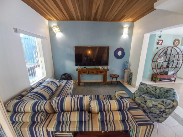 Casa para Venda e locação com 6 quartos na Praia da Tabatinga