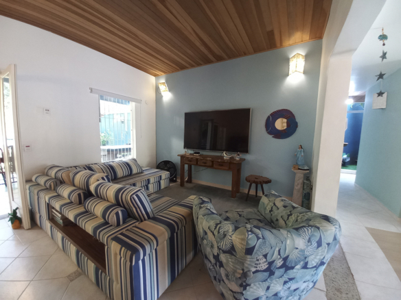 Casa para Venda e locação com 6 quartos na Praia da Tabatinga