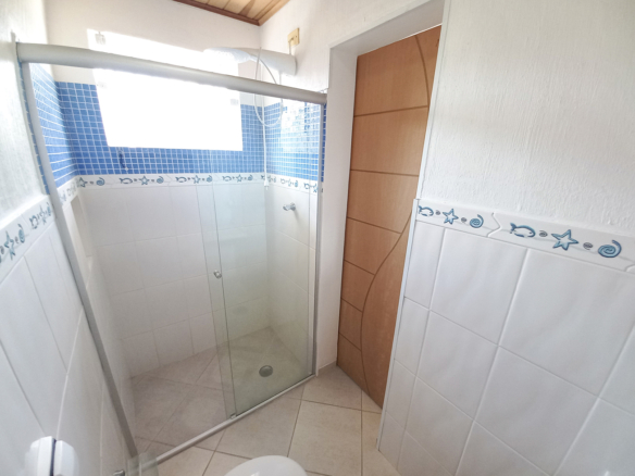 Casa para Venda e locação com 6 quartos na Praia da Tabatinga
