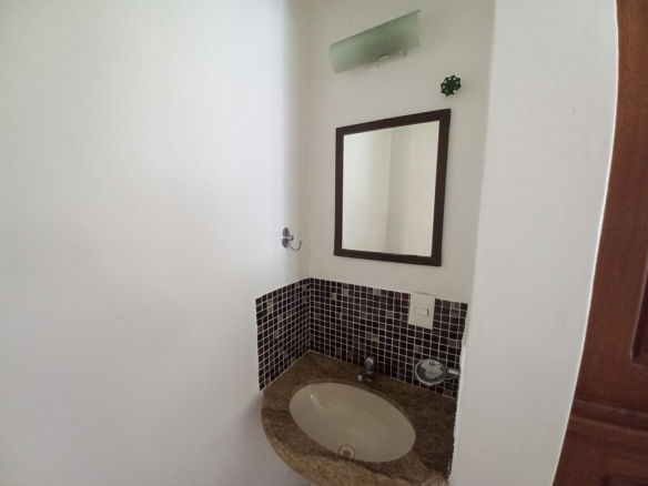 Casa para Venda e locação com 6 quartos na Praia da Tabatinga