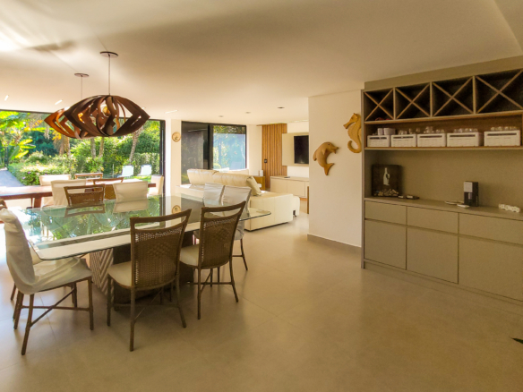 Casa no Condomínio Costa Verde Tabatinga com 5 suítes, na Praia de Tabatinga.