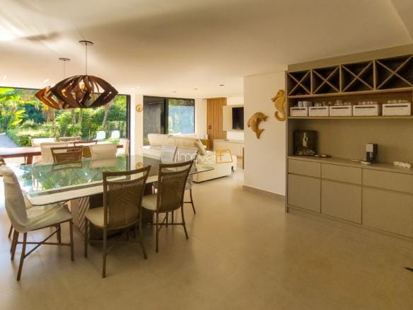 Casa no Condomínio Costa Verde Tabatinga com 5 suítes, na Praia de Tabatinga.