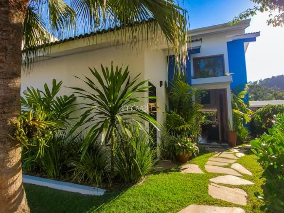 Casa no Condomínio Costa Verde Tabatinga com 5 suítes, na Praia de Tabatinga.