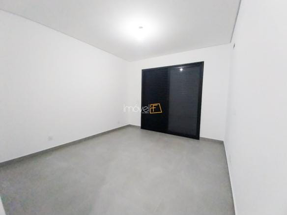 Casa à Venda em Ubatuba no Condomínio Salga Lagoinha com 4 suítes e 260m²
