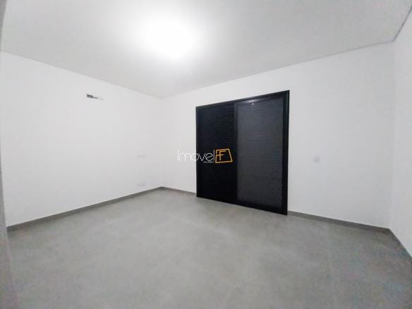 Casa à Venda em Ubatuba no Condomínio Salga Lagoinha com 4 suítes e 260m²