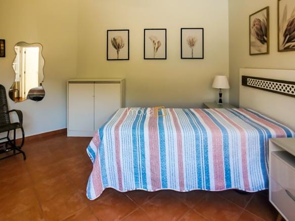 Casa à Venda em Ubatuba no Condomínio Recanto da Lagoinha com 3 suítes e 244 m²