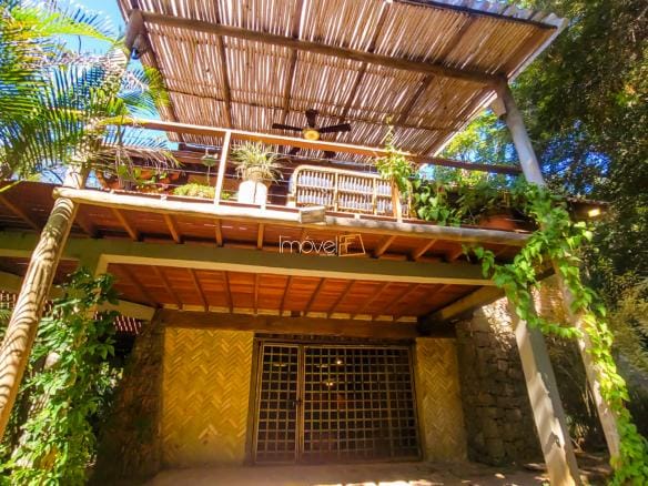 Casa de Condomínio para venda com 6 quartos sendo 4 suites em Praia Vermelha com 242m²