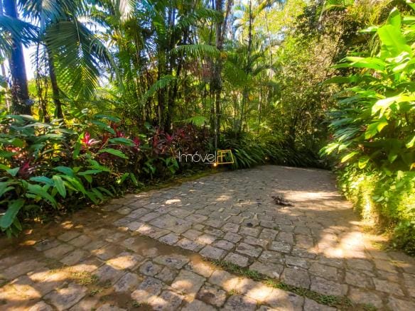 Casa de Condomínio para venda com 6 quartos sendo 4 suites em Praia Vermelha com 242m²