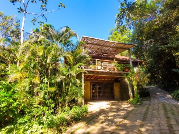 Casa de Condomínio para venda com 6 quartos sendo 4 suites em Praia Vermelha com 242m²