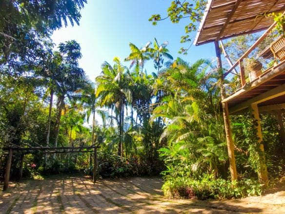 Casa de Condomínio para venda com 6 quartos sendo 4 suites em Praia Vermelha com 242m²
