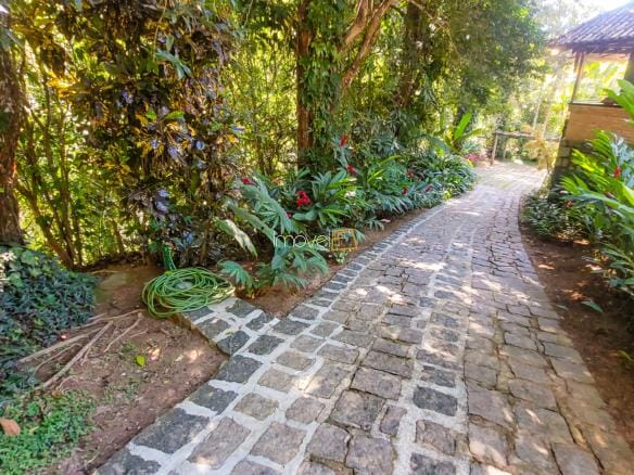 Casa de Condomínio para venda com 6 quartos sendo 4 suites em Praia Vermelha com 242m²