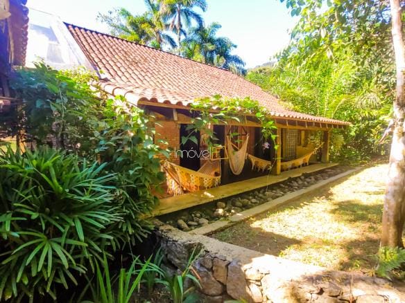 Casa de Condomínio para venda com 6 quartos sendo 4 suites em Praia Vermelha com 242m²