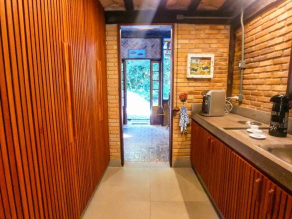 Casa de Condomínio para venda com 6 quartos sendo 4 suites em Praia Vermelha com 242m²