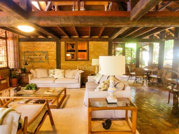 Casa de Condomínio para venda com 6 quartos sendo 4 suites em Praia Vermelha com 242m²