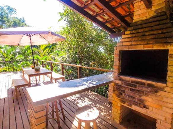 Casa de Condomínio para venda com 6 quartos sendo 4 suites em Praia Vermelha com 242m²