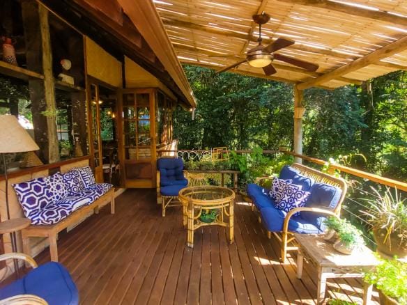 Casa de Condomínio para venda com 6 quartos sendo 4 suites em Praia Vermelha com 242m²