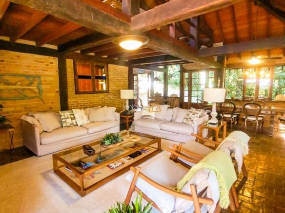 Casa de Condomínio para venda com 6 quartos sendo 4 suites em Praia Vermelha com 242m²