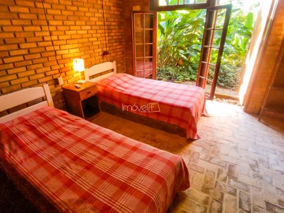 Casa de Condomínio para venda com 6 quartos sendo 4 suites em Praia Vermelha com 242m²