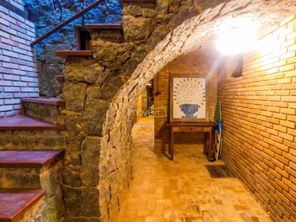 Casa de Condomínio para venda com 6 quartos sendo 4 suites em Praia Vermelha com 242m²