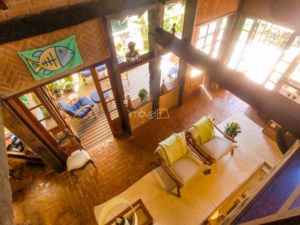 Casa de Condomínio para venda com 6 quartos sendo 4 suites em Praia Vermelha com 242m²