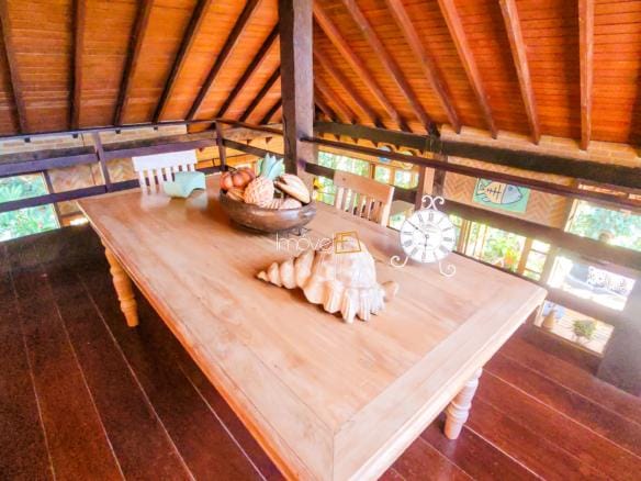 Casa de Condomínio para venda com 6 quartos sendo 4 suites em Praia Vermelha com 242m²