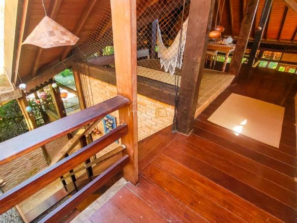 Casa de Condomínio para venda com 6 quartos sendo 4 suites em Praia Vermelha com 242m²