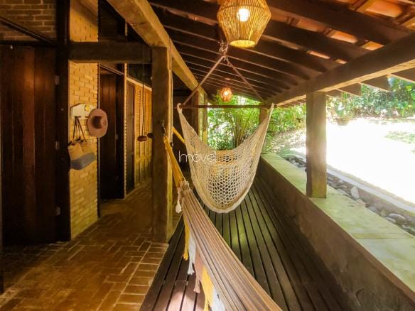 Casa de Condomínio para venda com 6 quartos sendo 4 suites em Praia Vermelha com 242m²