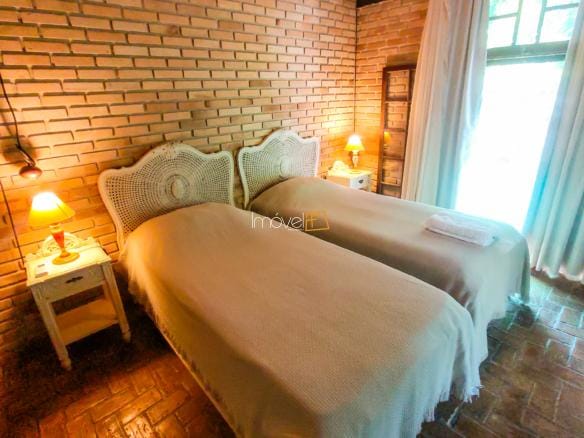 Casa de Condomínio para venda com 6 quartos sendo 4 suites em Praia Vermelha com 242m²