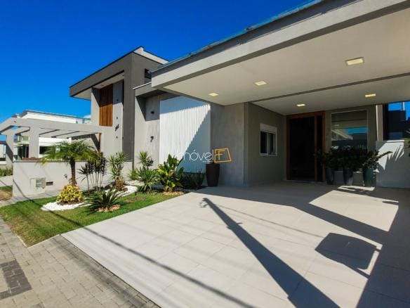 Casa para venda no Condomínio Costa Nova Residence em Massaguaçu com 4 suítes e 200m²