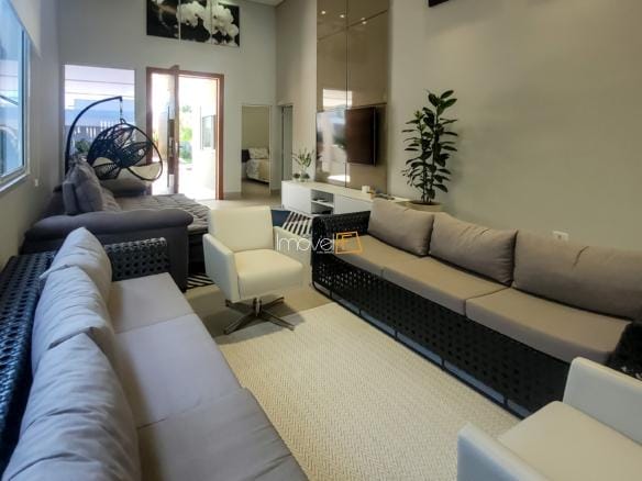 Casa para venda no Condomínio Costa Nova Residence em Massaguaçu com 4 suítes e 200m²