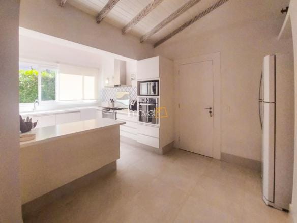 Casa no Condomínio Costa Verde Tabatinga com 6 suítes, na Praia de Tabatinga