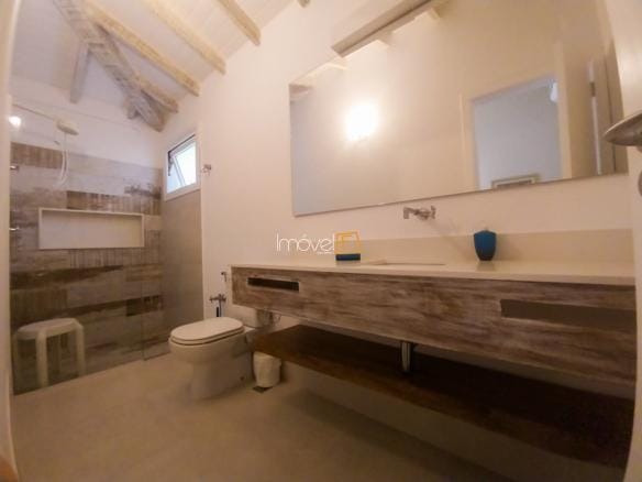 Casa no Condomínio Costa Verde Tabatinga com 6 suítes, na Praia de Tabatinga
