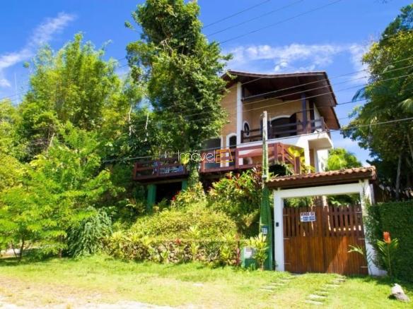 Casa com 4 dormitórios sendo 2 suítes no loteamento Roteiro do Sol – Praia da Cocanha