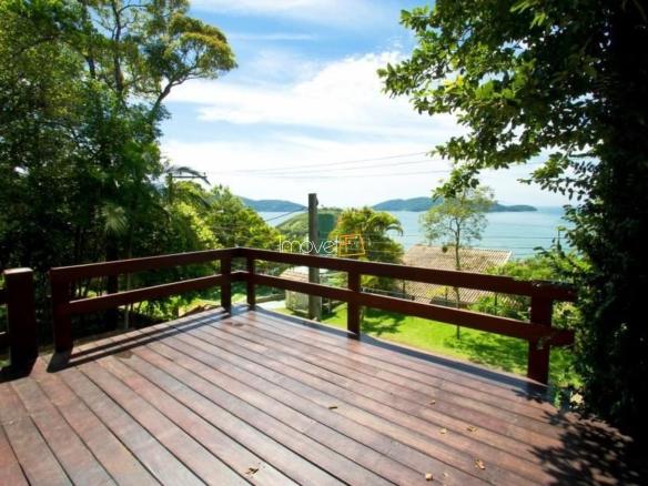 Casa com 4 dormitórios sendo 2 suítes no loteamento Roteiro do Sol – Praia da Cocanha